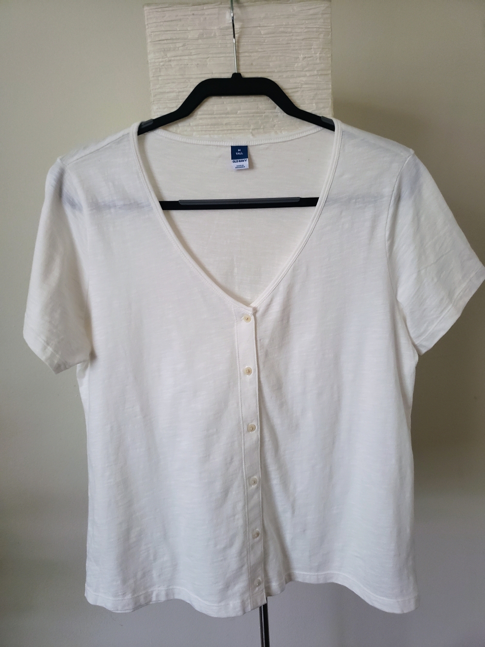 SOLD - Old Navy White Button-Down Top M Tall V-Neck Short Sleeve Cotton NWT - Picture 3 of 11